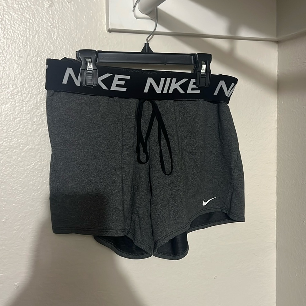 Gray Nike athletic Shorts